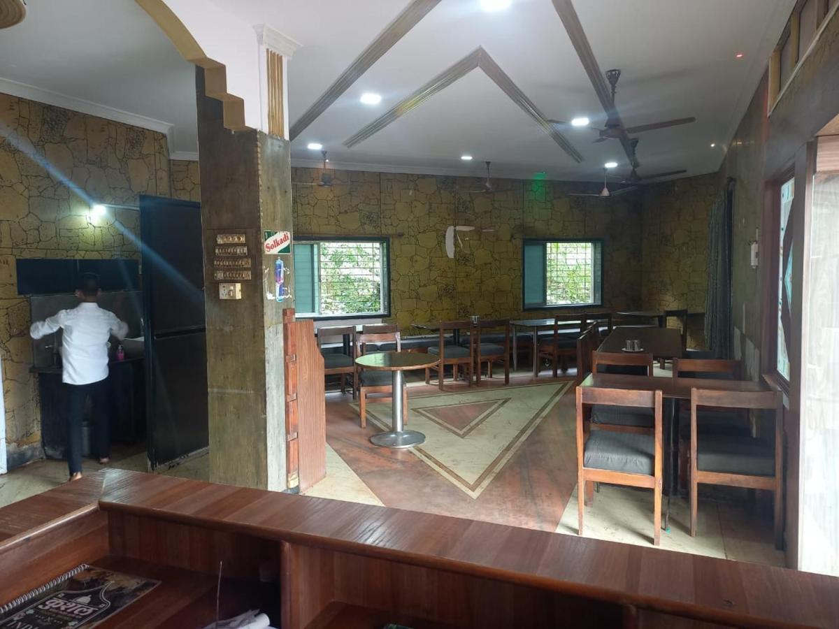 Hotel Kushal Chiplun Exterior photo