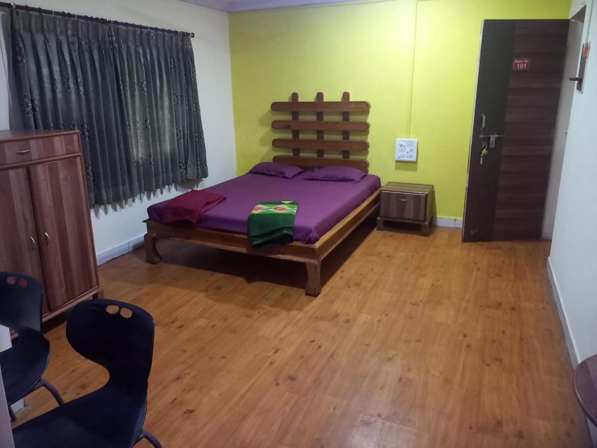 Hotel Kushal Chiplun Exterior photo